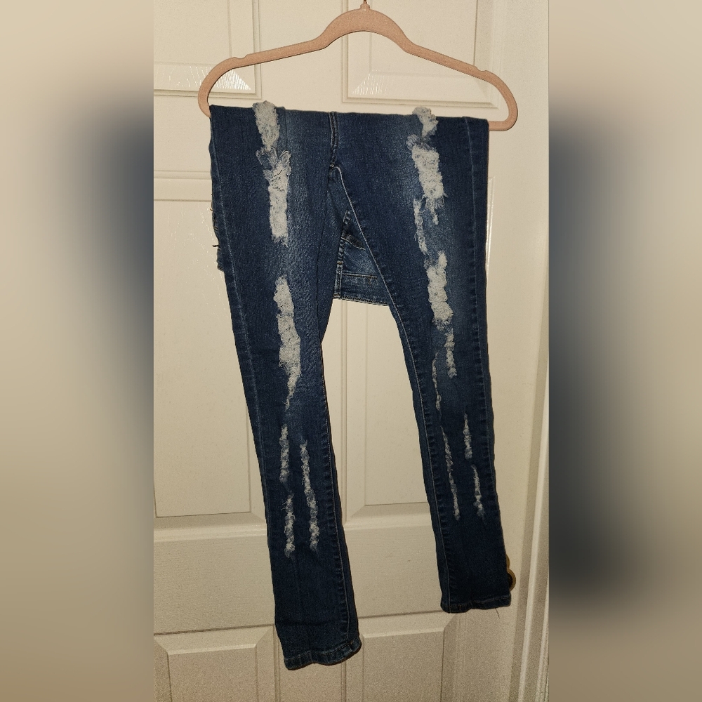 FASHION NOVA SKINNY JEANS ! - Picture 4 of 6